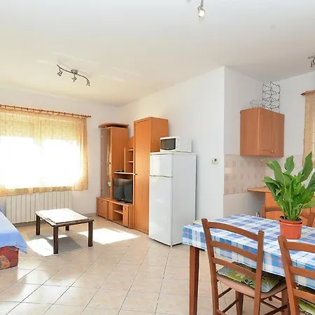 Fuer 5 Personen Ca 54 Qm In Peroj, Istrien Istrische Riviera