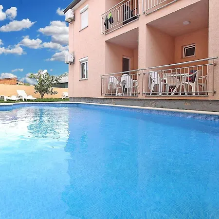 Apartment Fuer 5 Personen Ca 54 Qm In Peroj, Istrien Istrische Riviera *